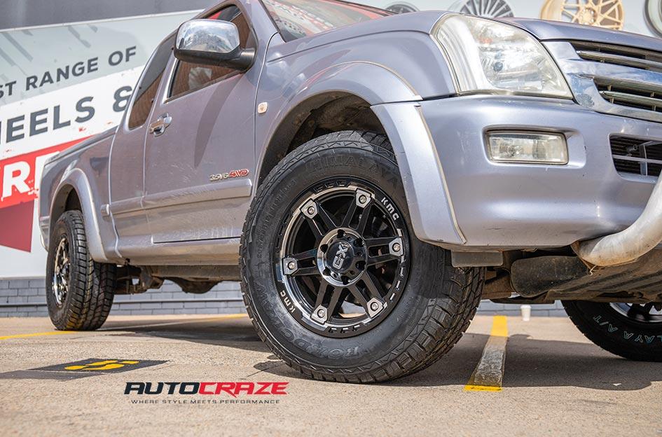 HOLDEN-COLORADO-SPY-II-GLOSS-BLACK-WITH-MACHINE-FACE